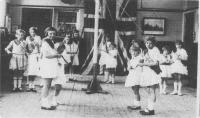 Maypole Dancing : 1930s - click for full size image Maypole Dancing : 1930s - click for full size image