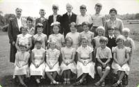 Hampsthwaite School 1950's : with Miss Allen and Miss Grail - click for full size image Hampsthwaite School 1950's : with Miss Allen and Miss Grail - click for full size image